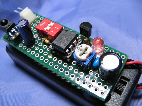 SUBIC-003: 赤外線リモコン中継器用補助IC SUBIC-003: 赤外線リモコン中継器用補助IC