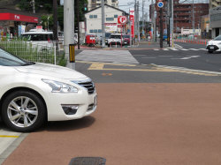 歩道へのはみ出し