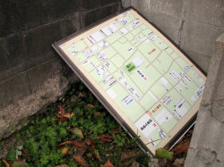 吉塚小学校向かいの歩道